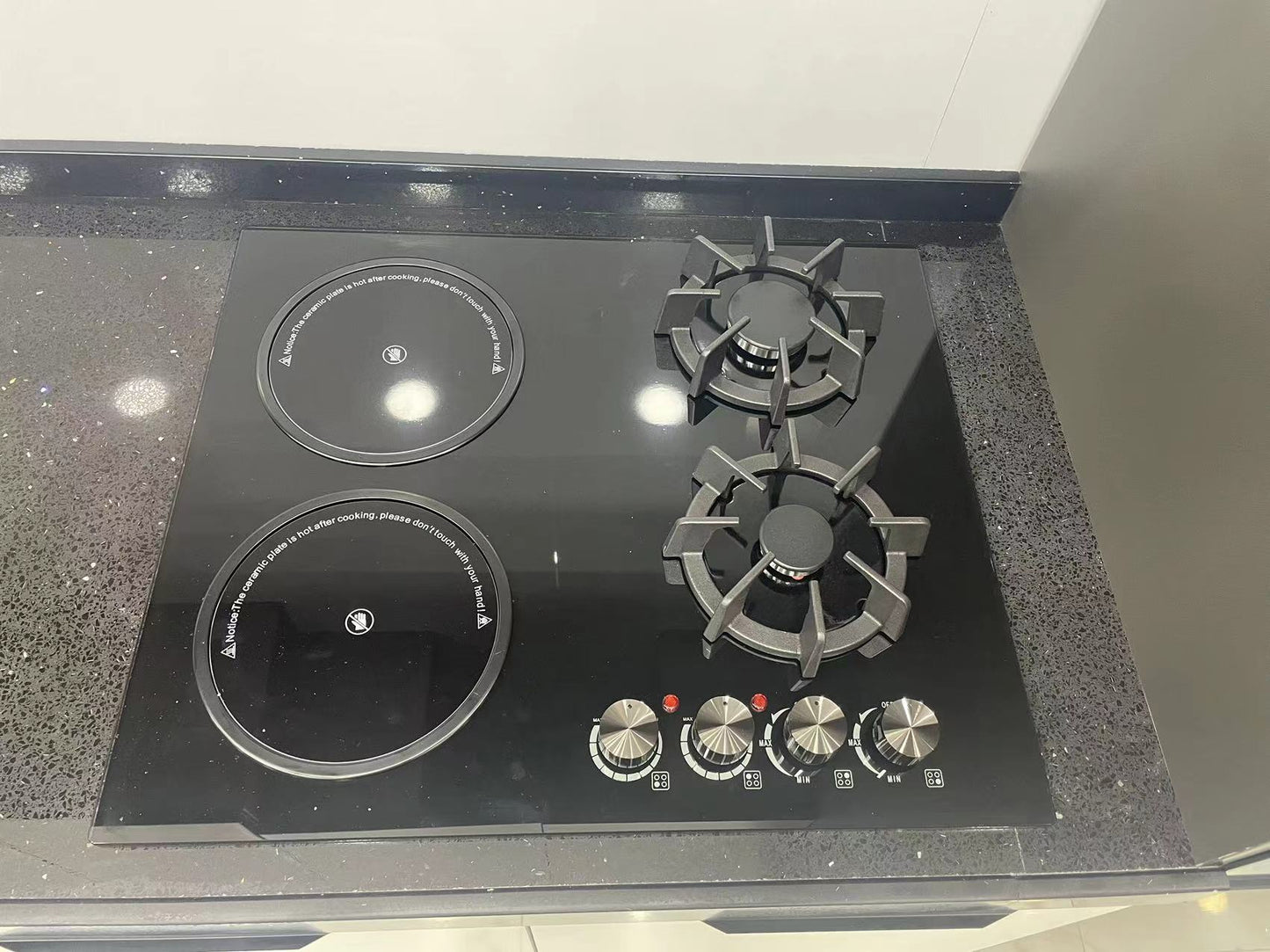 Built-In Smooth Surface Gas and Electric Cooktop with 2 Gas and 2 Electric Burner