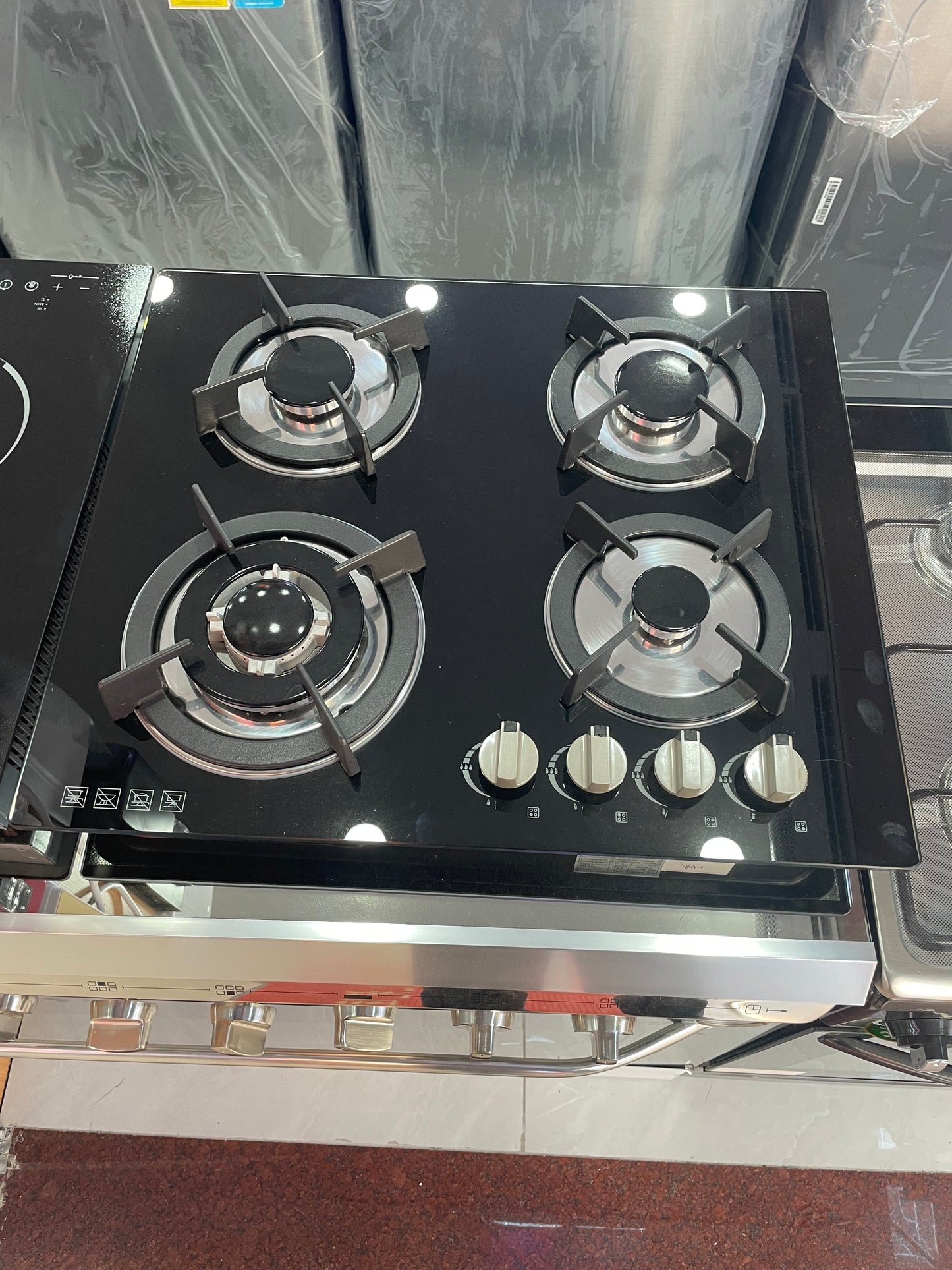 Built-In Gas Stove Cooktop with 4 Sealed Burners in Black Tempered Glass