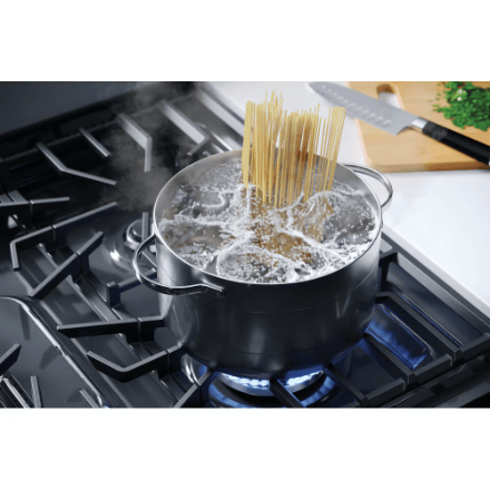 The Home Delight Frigidaire 30-inch Freestanding Gas Range with Convection Bake and Self-Cleaning Oven in Stainless Steel